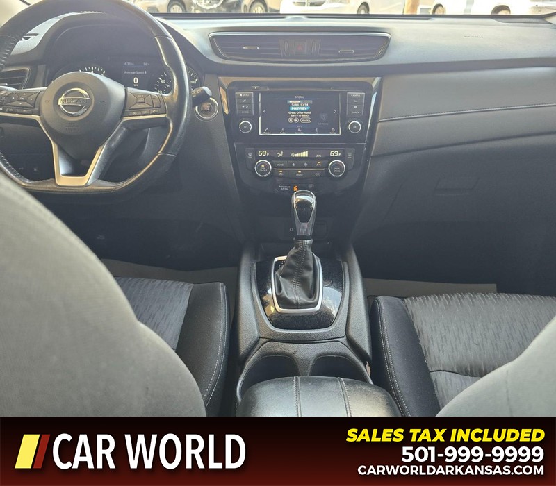 Nissan Rogue Vehicle Full-screen Gallery Image 18