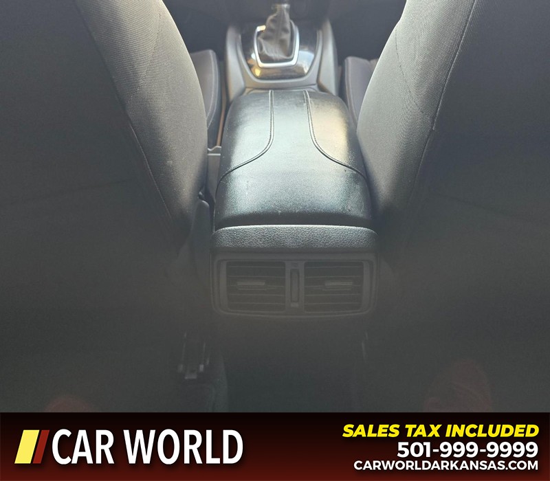 Nissan Rogue Vehicle Full-screen Gallery Image 19