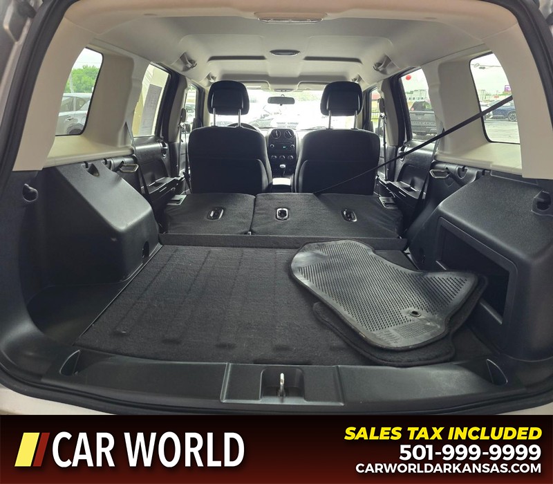 Jeep Patriot Vehicle Full-screen Gallery Image 14