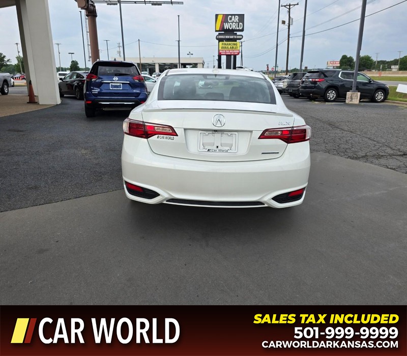 Acura ILX Vehicle Full-screen Gallery Image 5