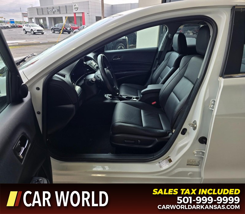 Acura ILX Vehicle Full-screen Gallery Image 8