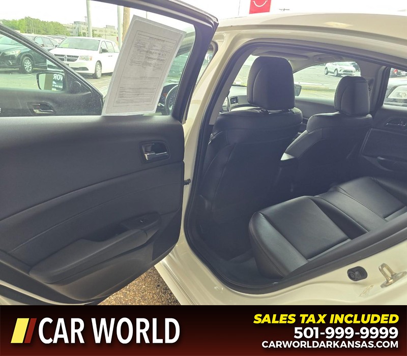 Acura ILX Vehicle Full-screen Gallery Image 9