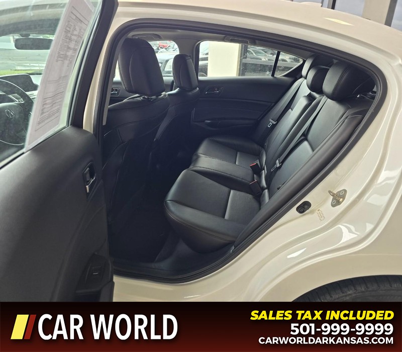 Acura ILX Vehicle Full-screen Gallery Image 10