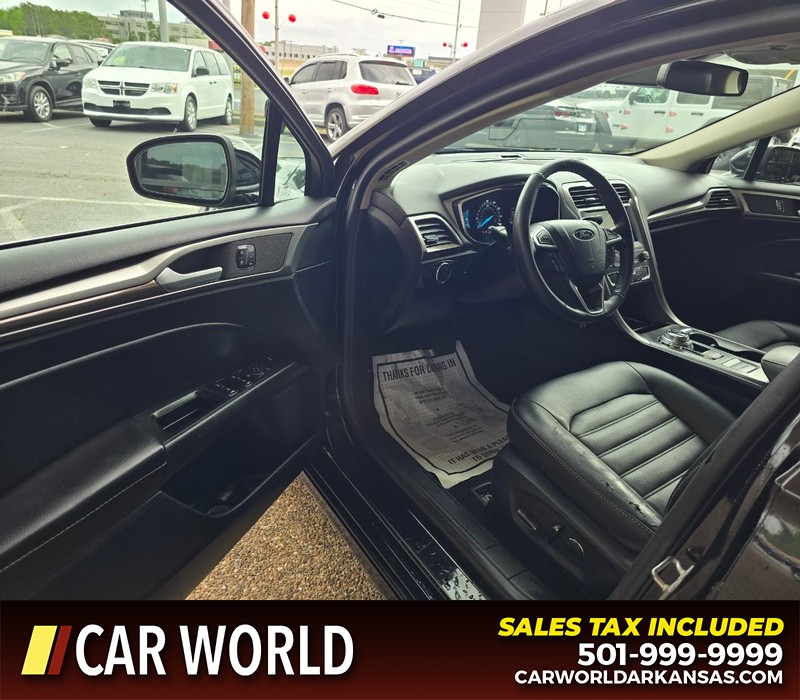 Ford Fusion Vehicle Full-screen Gallery Image 7