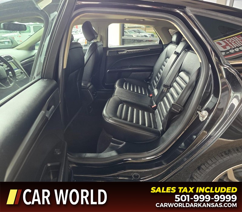 Ford Fusion Vehicle Full-screen Gallery Image 10