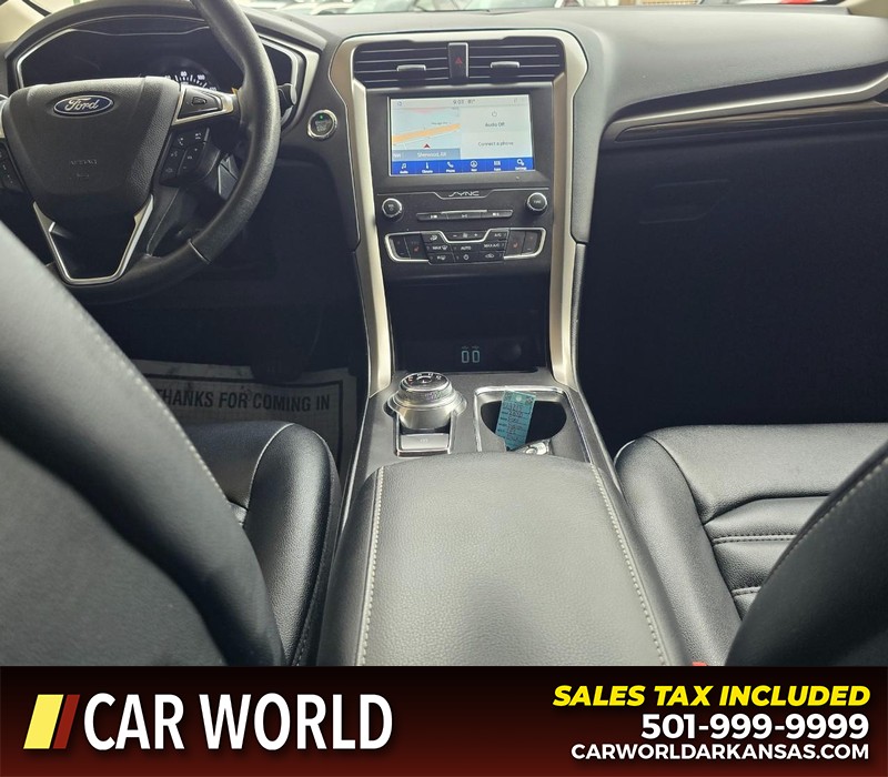 Ford Fusion Vehicle Full-screen Gallery Image 18