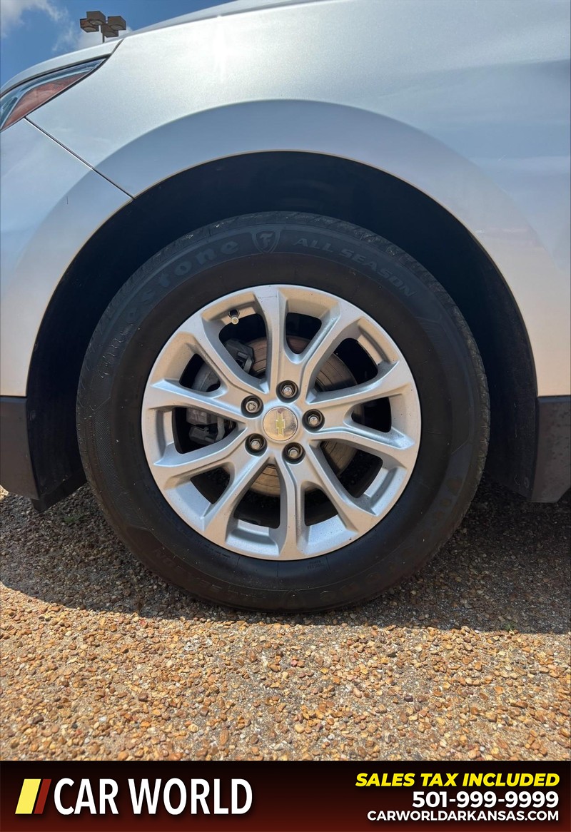 Chevrolet Equinox Vehicle Full-screen Gallery Image 11