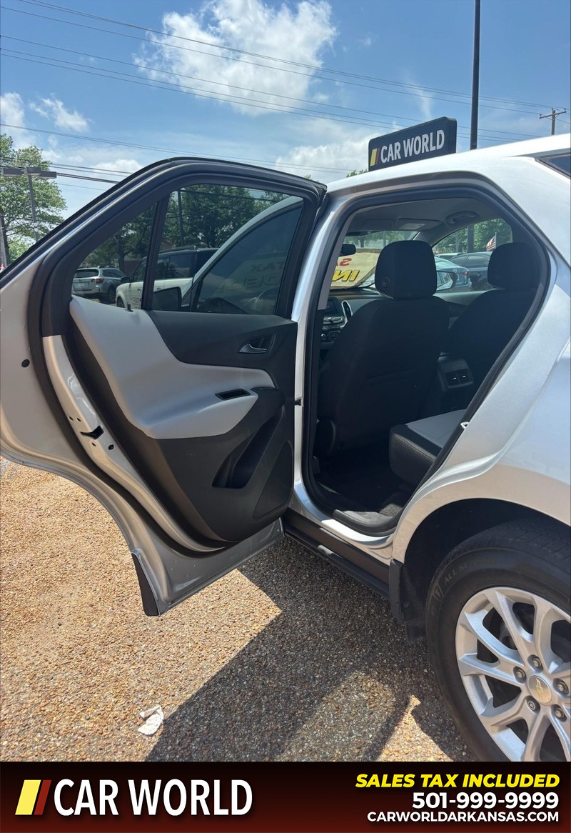 Chevrolet Equinox Vehicle Full-screen Gallery Image 14