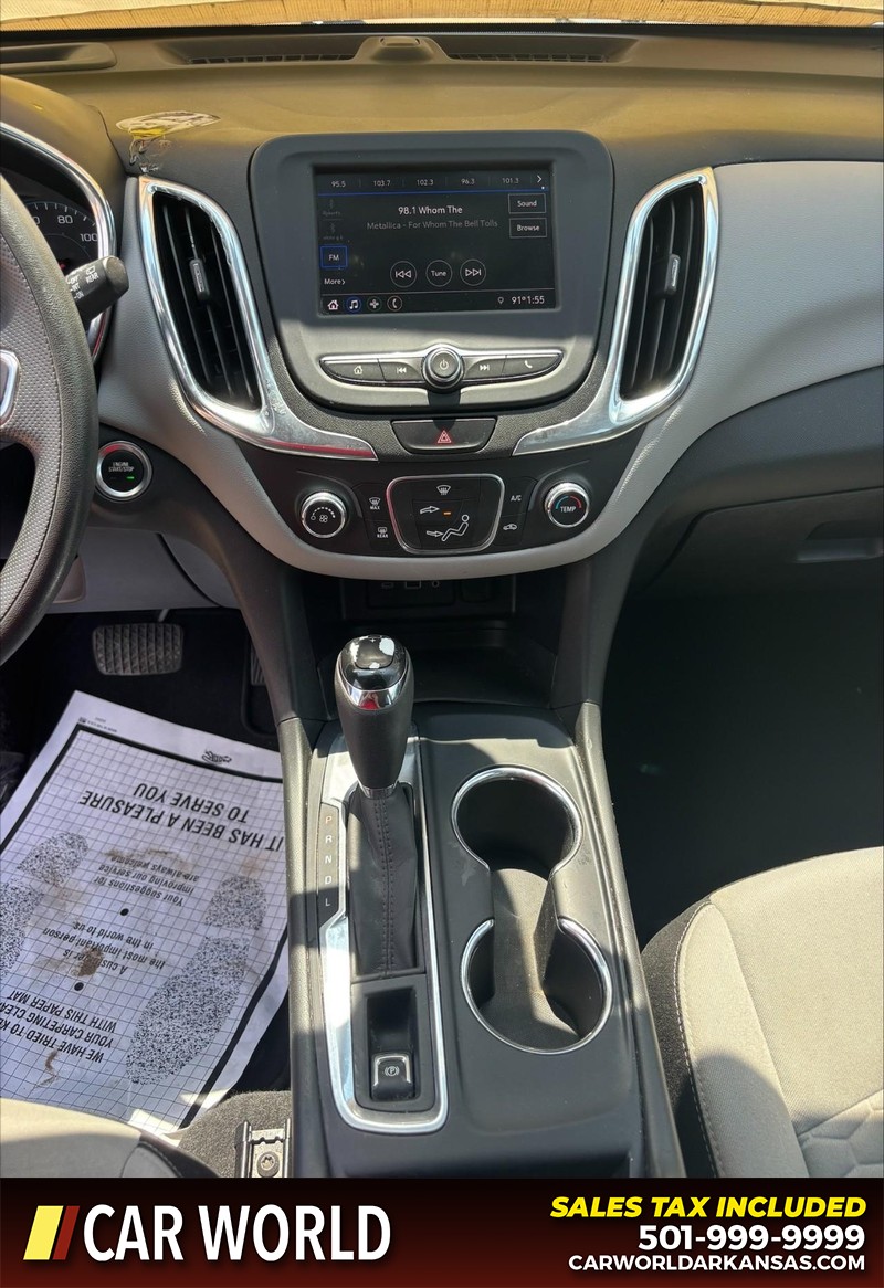 Chevrolet Equinox Vehicle Full-screen Gallery Image 17