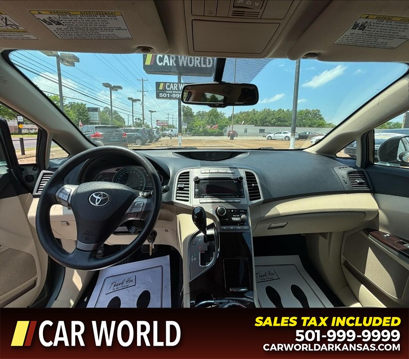 Toyota Venza Vehicle Full-screen Gallery Image 16