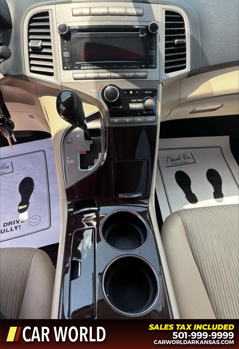 Toyota Venza Vehicle Full-screen Gallery Image 17
