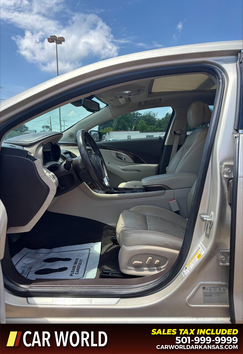 Buick LaCrosse Vehicle Full-screen Gallery Image 13