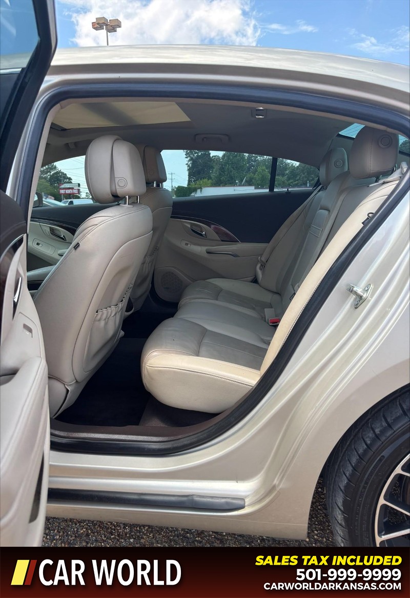 Buick LaCrosse Vehicle Full-screen Gallery Image 15