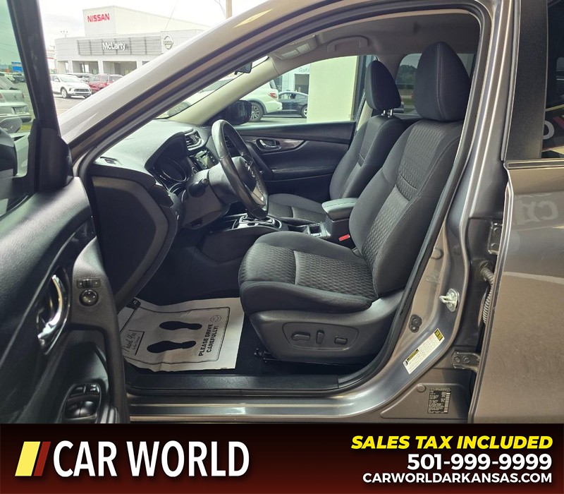 Nissan Rogue Vehicle Full-screen Gallery Image 8