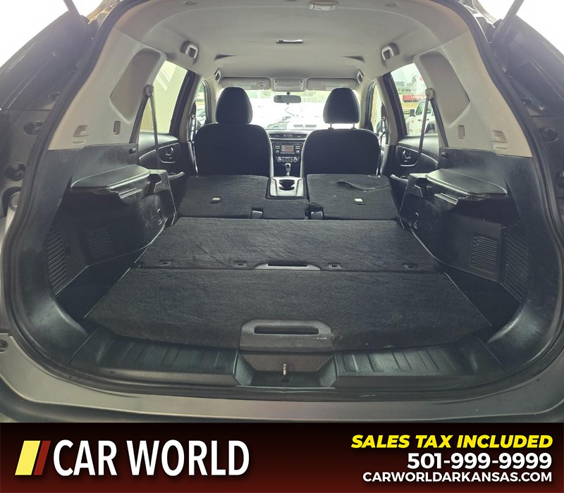 Nissan Rogue Vehicle Full-screen Gallery Image 15
