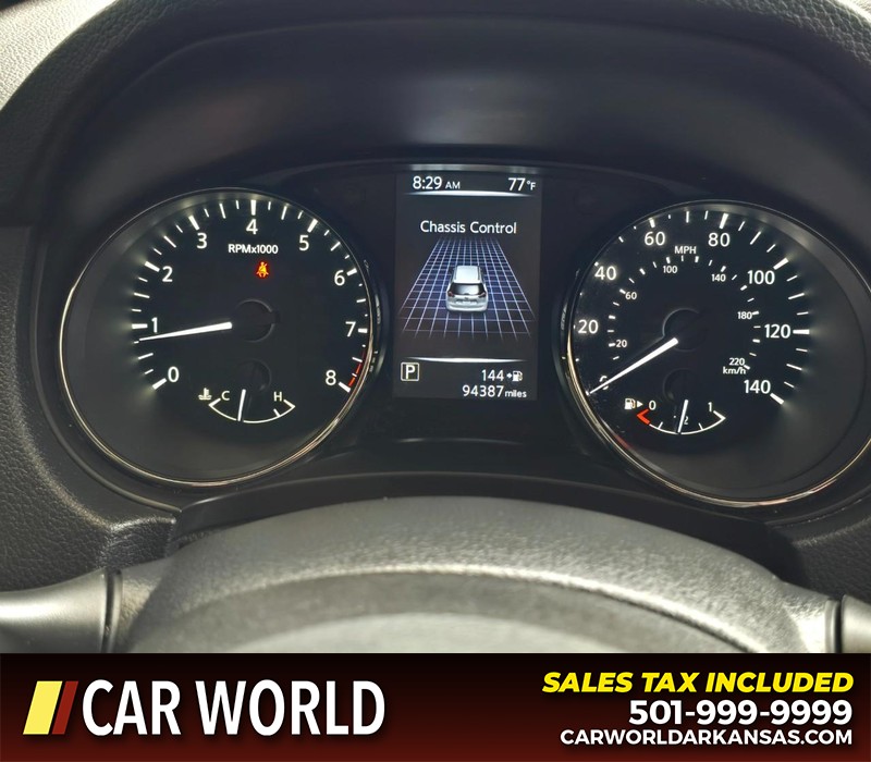 Nissan Rogue Vehicle Full-screen Gallery Image 18