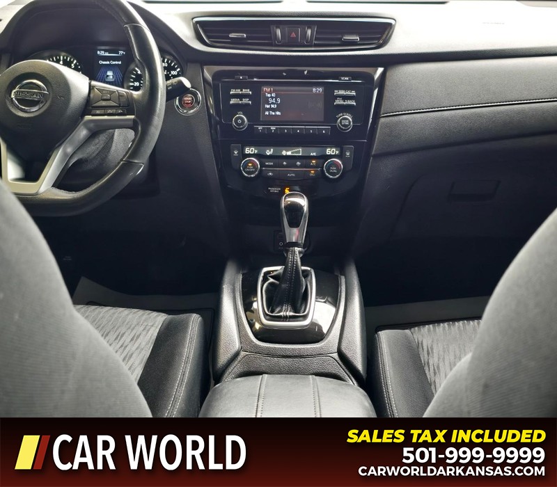 Nissan Rogue Vehicle Full-screen Gallery Image 19