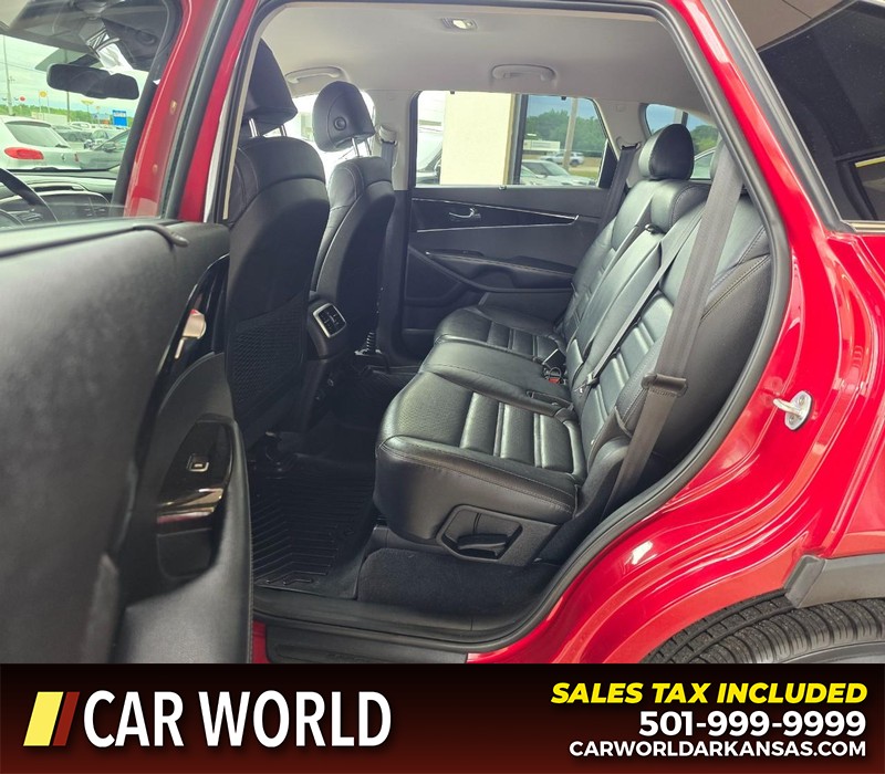 Kia Sorento Vehicle Full-screen Gallery Image 11
