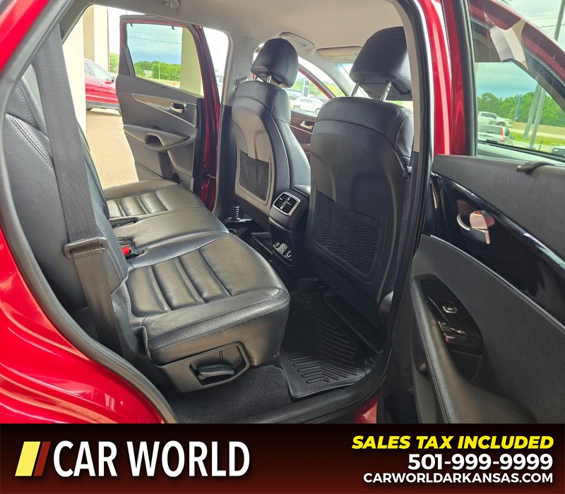 Kia Sorento Vehicle Full-screen Gallery Image 14