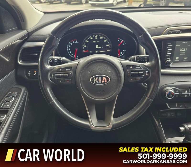 Kia Sorento Vehicle Full-screen Gallery Image 19