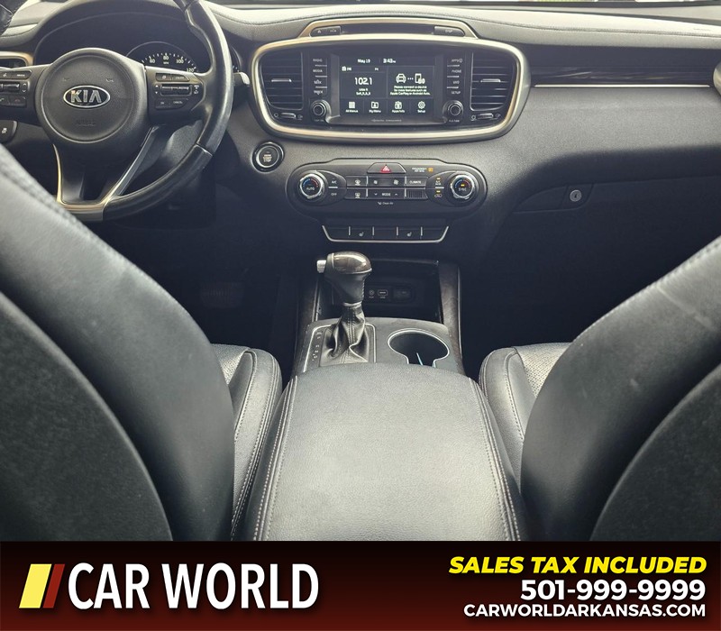 Kia Sorento Vehicle Full-screen Gallery Image 22