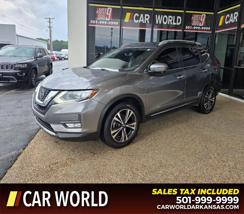 Nissan Rogue Vehicle Full-screen Gallery Image 3