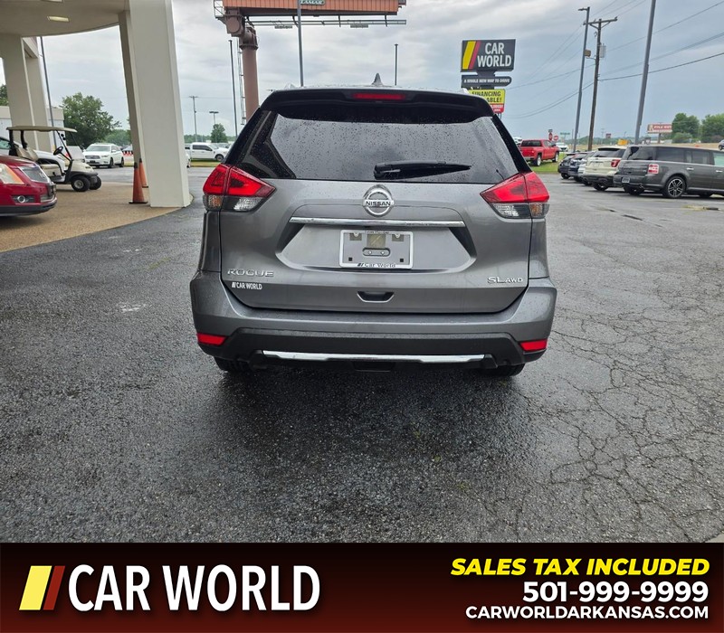 Nissan Rogue Vehicle Full-screen Gallery Image 5