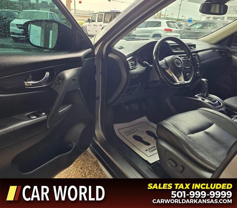 Nissan Rogue Vehicle Full-screen Gallery Image 7