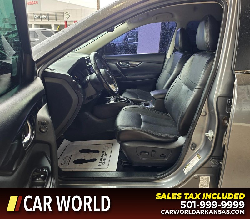 Nissan Rogue Vehicle Full-screen Gallery Image 8