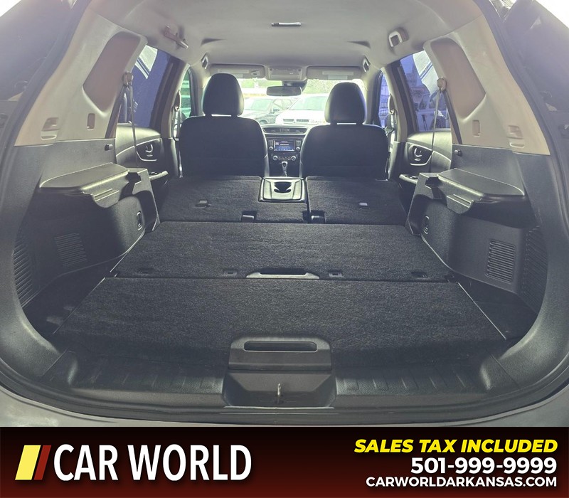 Nissan Rogue Vehicle Full-screen Gallery Image 14