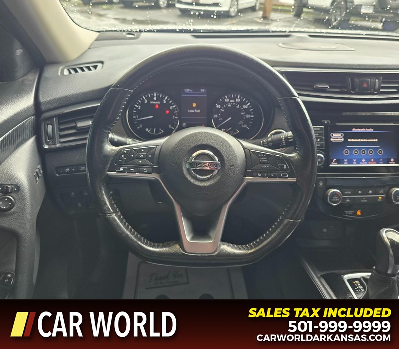 Nissan Rogue Vehicle Full-screen Gallery Image 15