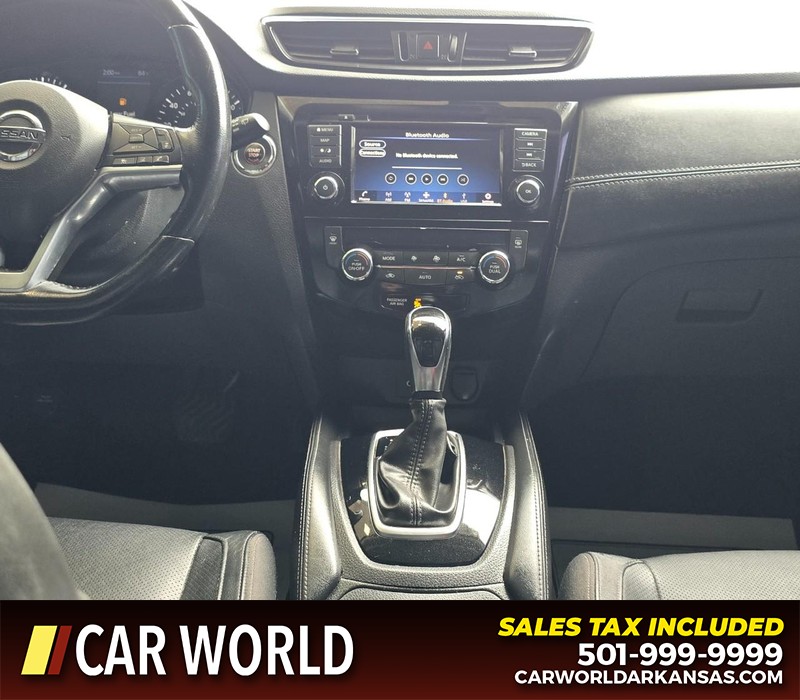 Nissan Rogue Vehicle Full-screen Gallery Image 18
