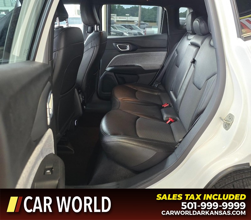Jeep Compass Vehicle Full-screen Gallery Image 10