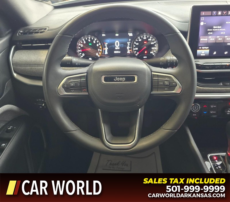 Jeep Compass Vehicle Full-screen Gallery Image 15