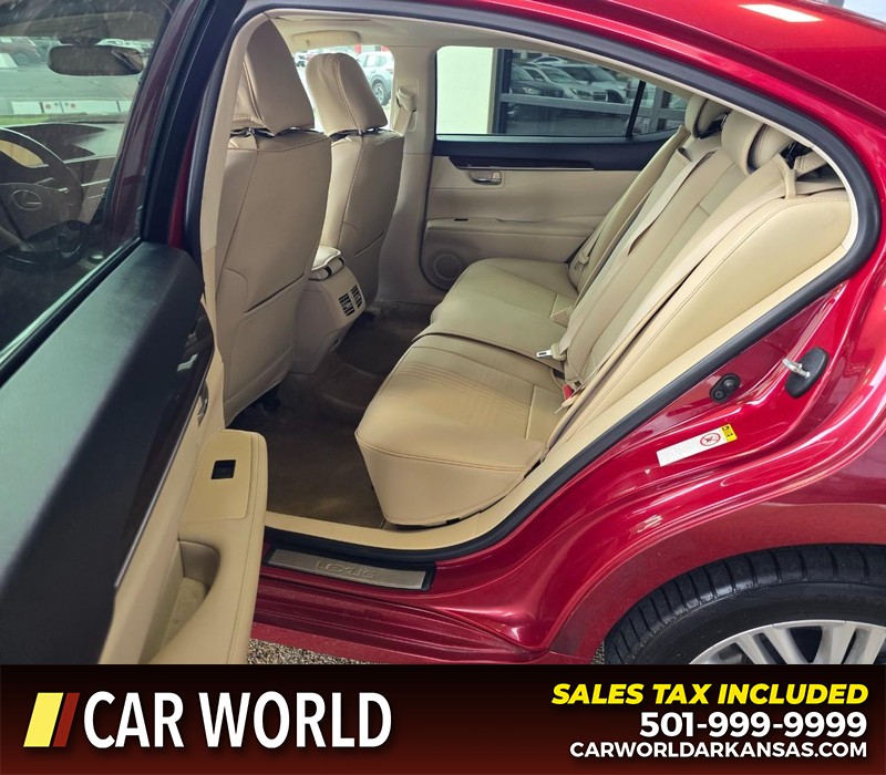 Lexus ES 350 Vehicle Full-screen Gallery Image 10