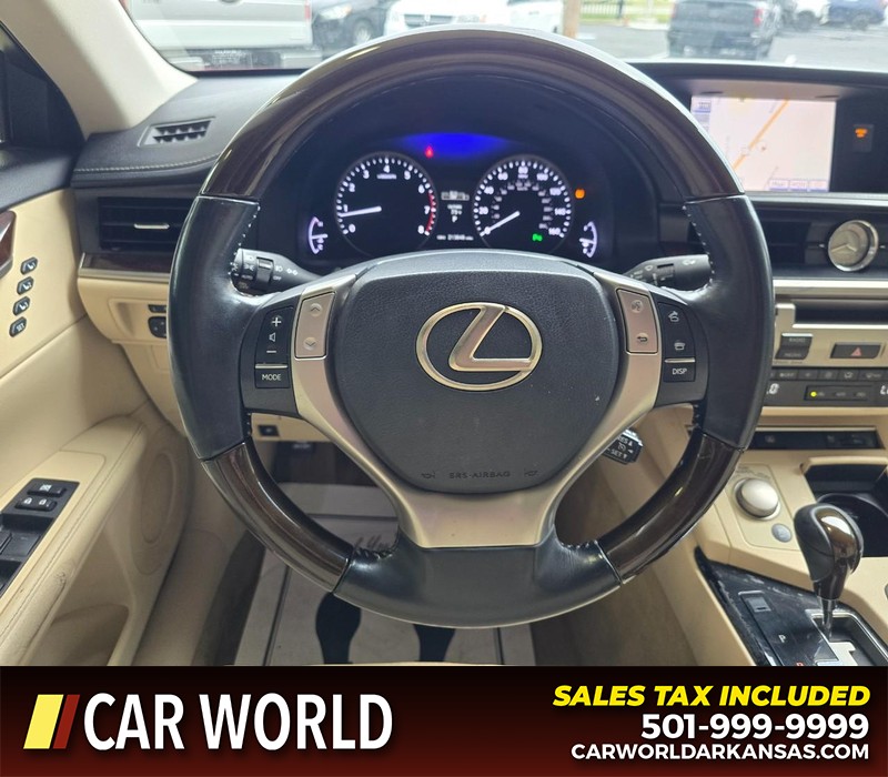 Lexus ES 350 Vehicle Full-screen Gallery Image 14