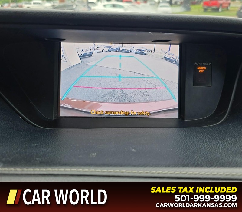 Lexus ES 350 Vehicle Full-screen Gallery Image 18