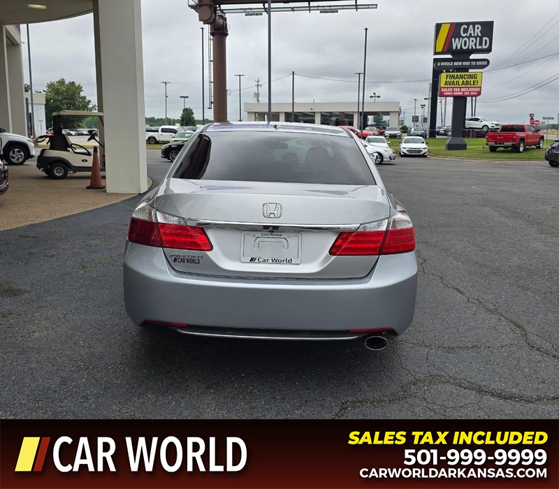 Honda Accord Sedan Vehicle Full-screen Gallery Image 5
