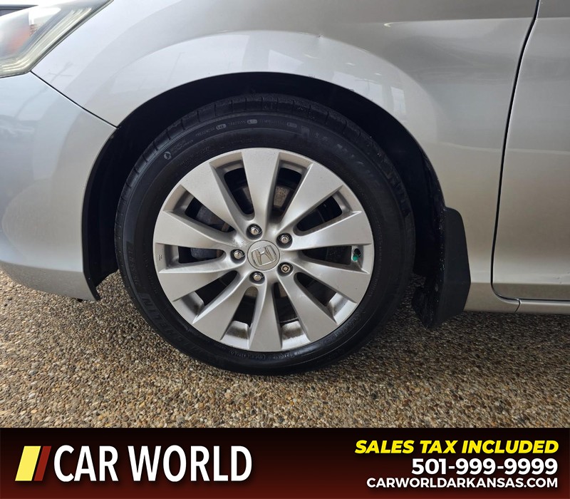 Honda Accord Sedan Vehicle Full-screen Gallery Image 6