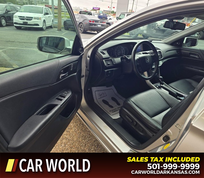 Honda Accord Sedan Vehicle Full-screen Gallery Image 7