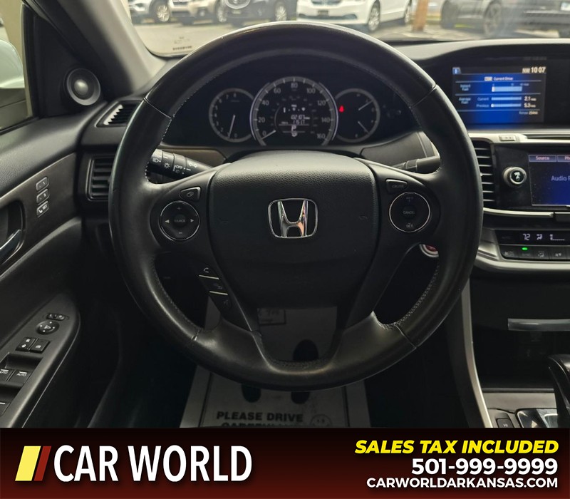 Honda Accord Sedan Vehicle Full-screen Gallery Image 14
