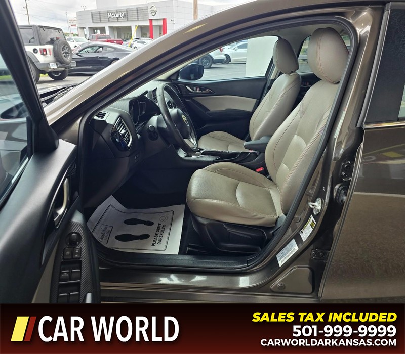 Mazda Mazda3 Sedan Vehicle Full-screen Gallery Image 8