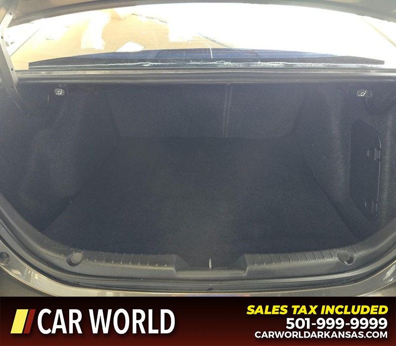 Mazda Mazda3 Sedan Vehicle Full-screen Gallery Image 13