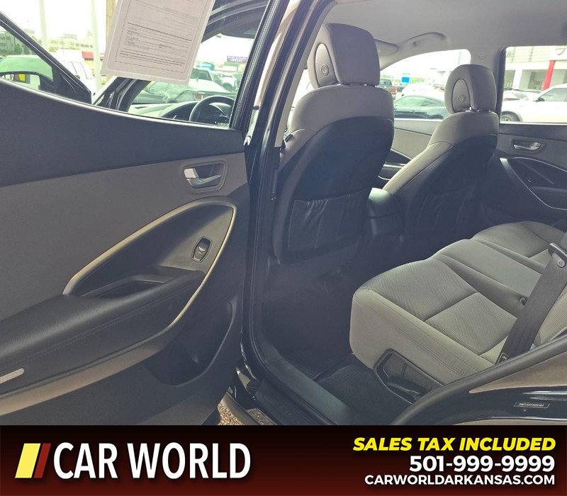 Hyundai Santa Fe Sport Vehicle Full-screen Gallery Image 9