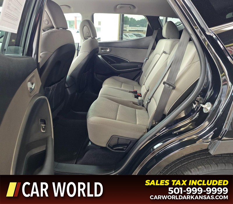 Hyundai Santa Fe Sport Vehicle Full-screen Gallery Image 10