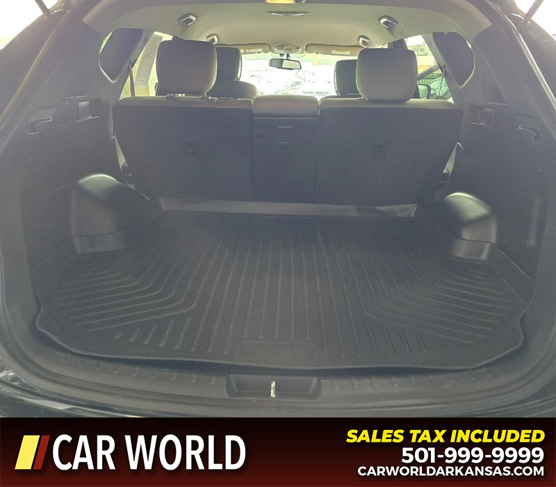 Hyundai Santa Fe Sport Vehicle Full-screen Gallery Image 13
