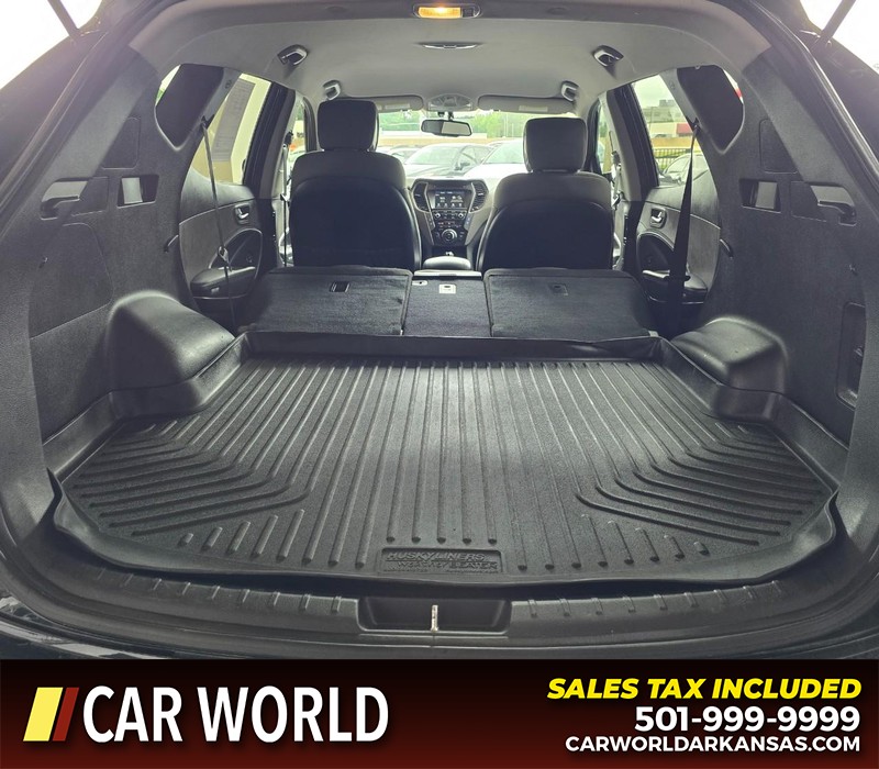 Hyundai Santa Fe Sport Vehicle Full-screen Gallery Image 14