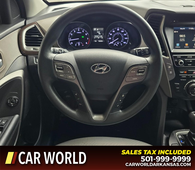 Hyundai Santa Fe Sport Vehicle Full-screen Gallery Image 15