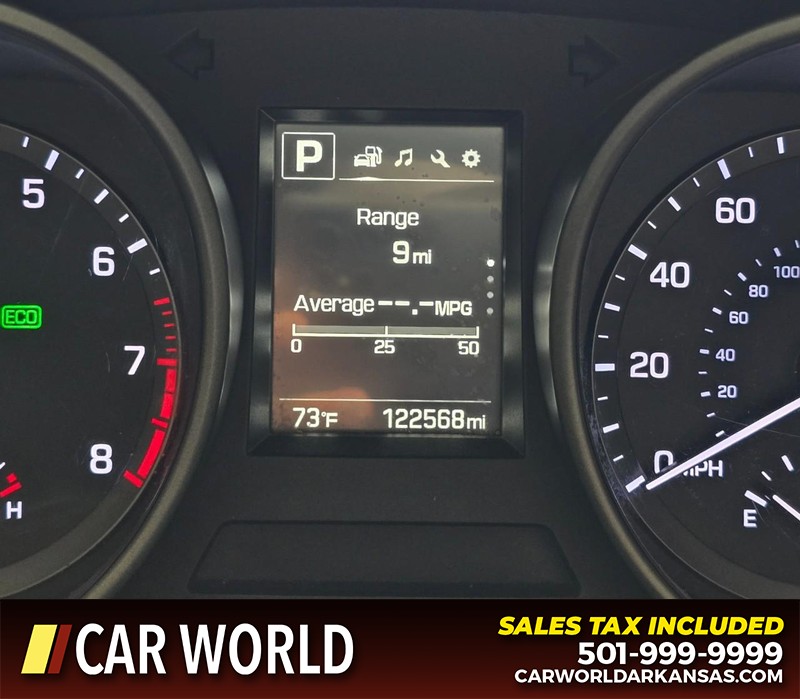 Hyundai Santa Fe Sport Vehicle Full-screen Gallery Image 16