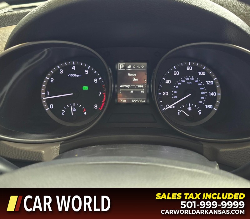 Hyundai Santa Fe Sport Vehicle Full-screen Gallery Image 17